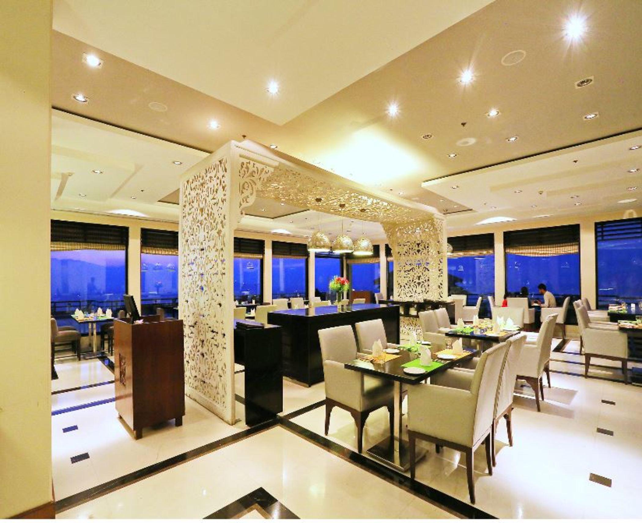 Hotel Taj Dal View Srinagar Zewnętrze zdjęcie