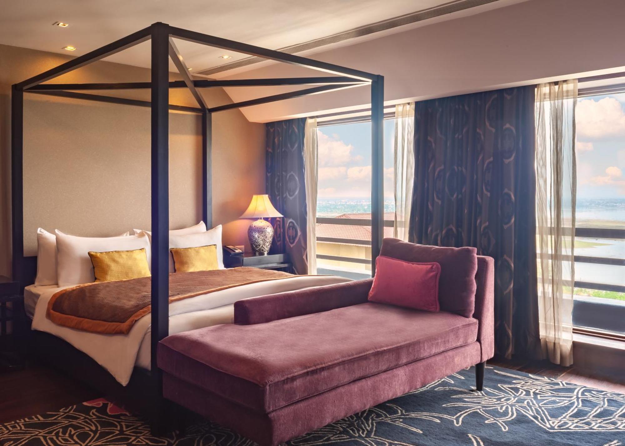 Hotel Taj Dal View Srinagar Zewnętrze zdjęcie