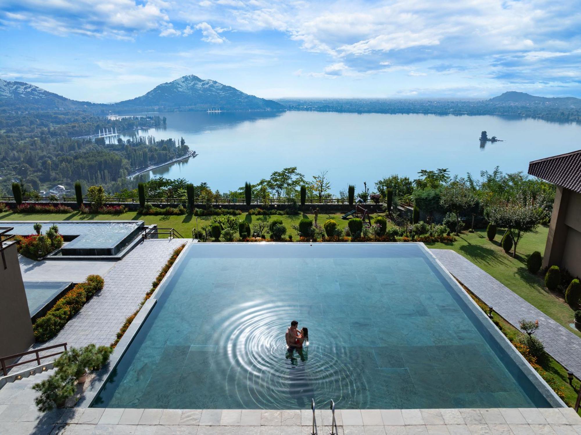 Hotel Taj Dal View Srinagar Zewnętrze zdjęcie