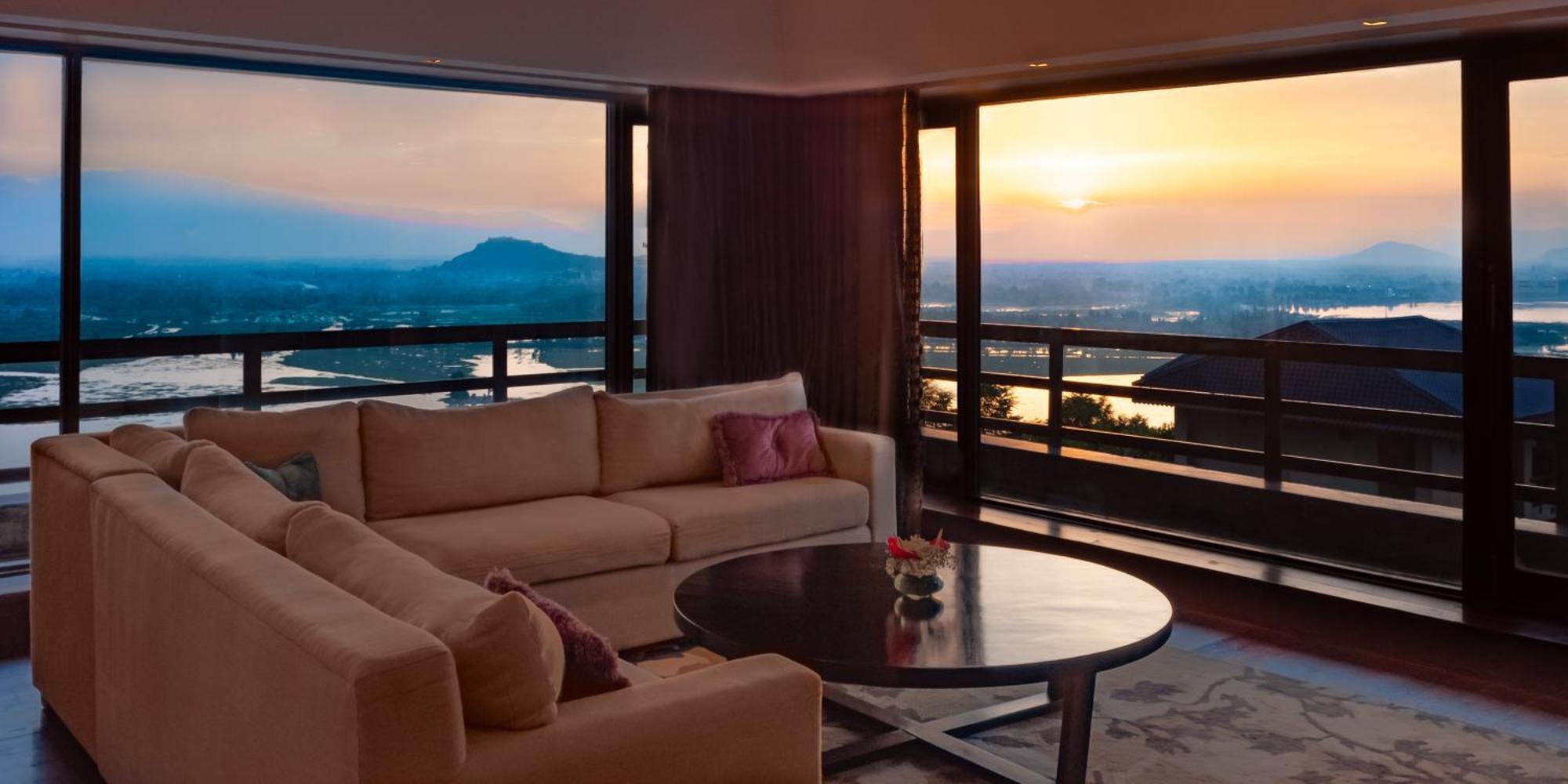 Hotel Taj Dal View Srinagar Zewnętrze zdjęcie