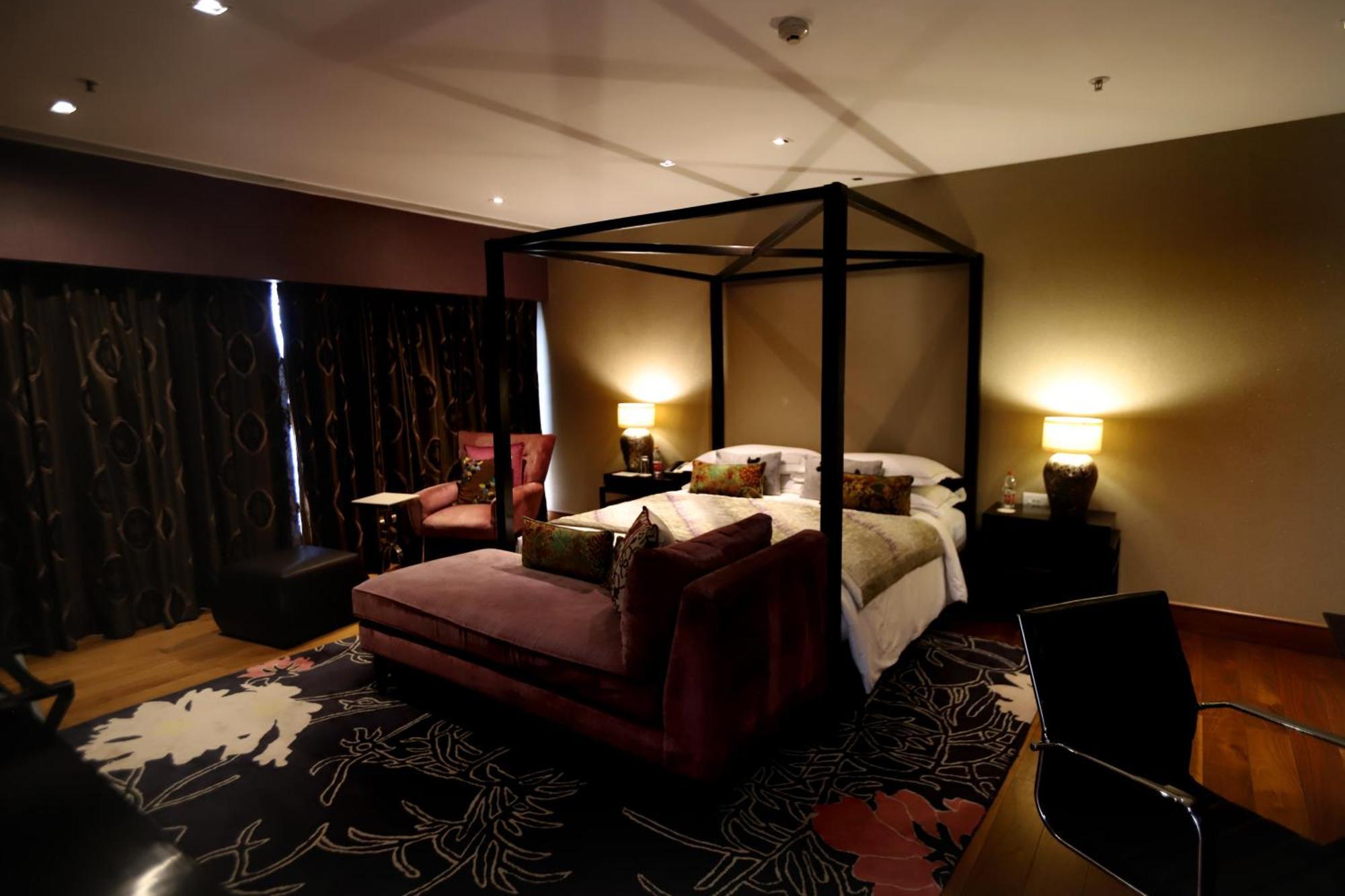 Hotel Taj Dal View Srinagar Zewnętrze zdjęcie