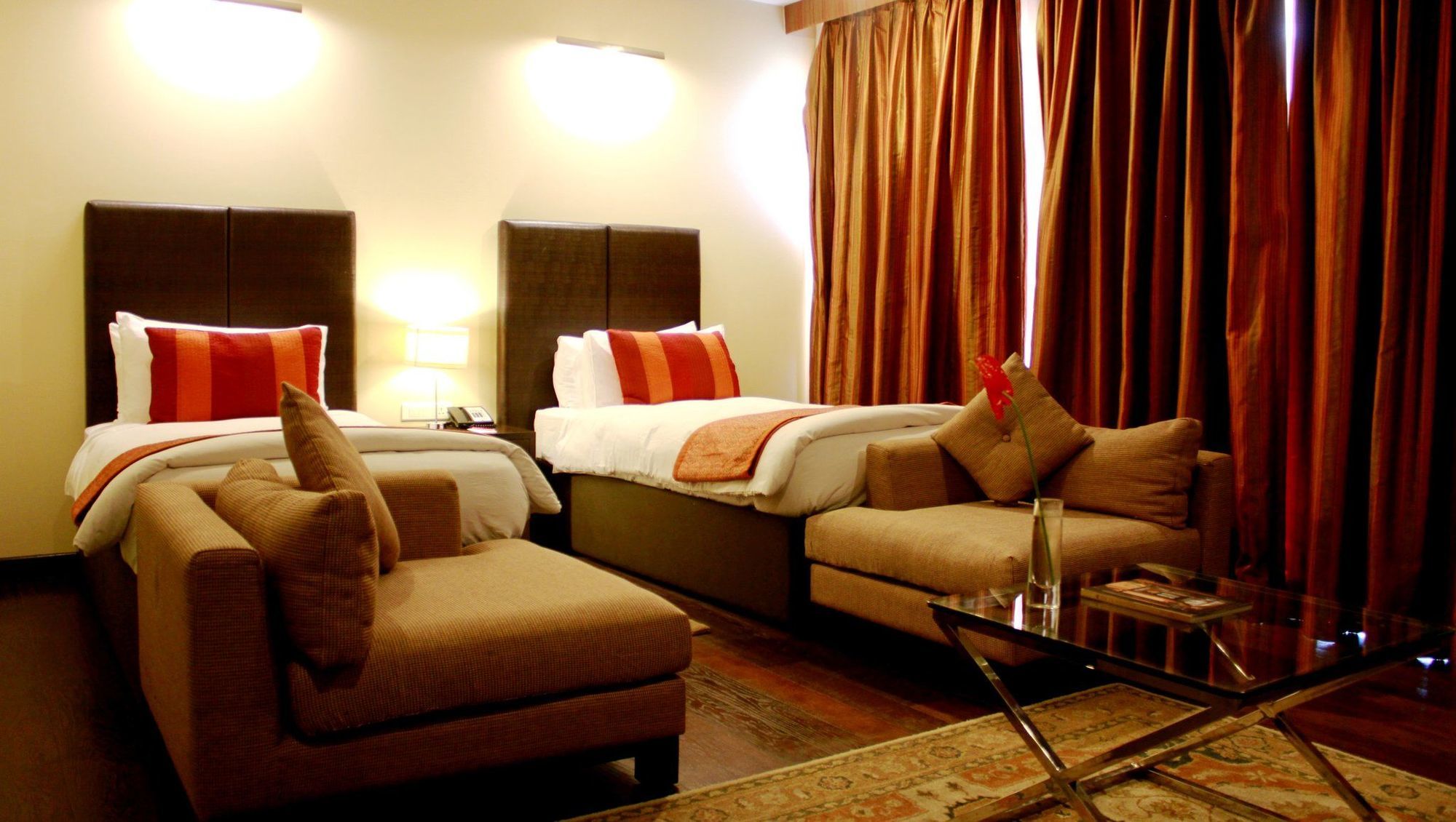 Hotel Taj Dal View Srinagar Zewnętrze zdjęcie