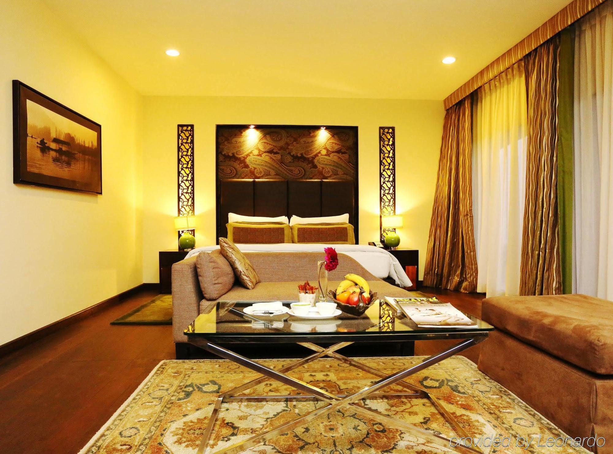 Hotel Taj Dal View Srinagar Zewnętrze zdjęcie